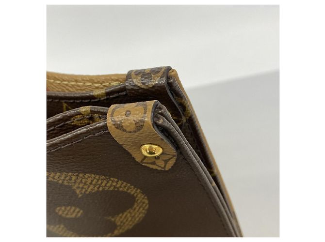 Borsa Tote Louis Vuitton Monogram Giant Reverse OnTheGo GM Marrone - vista 6