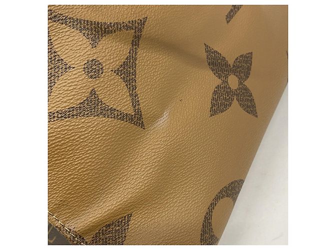 Borsa Tote Louis Vuitton Monogram Giant Reverse OnTheGo GM Marrone - vista 8