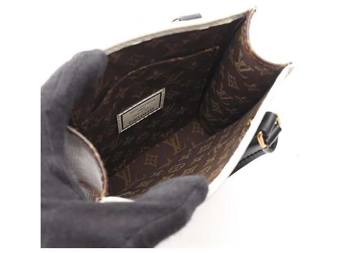 Borsa a mano Louis Vuitton x Fornasetti Petite Sac Plat Monogram Marrone Nero Bianco - vista 3