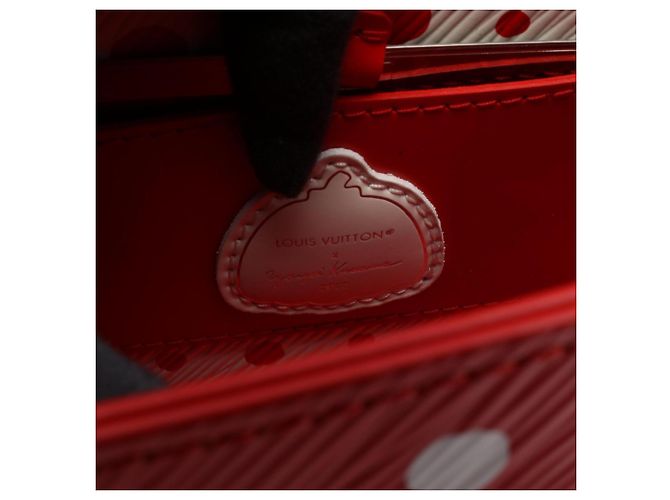 Borsa a tracolla Louis Vuitton LV x YK Twist MM Bianco Rosso - vista 4