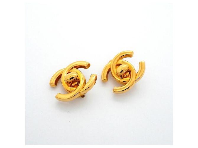 Orecchini a clip Chanel placcati oro D'oro - vista 2