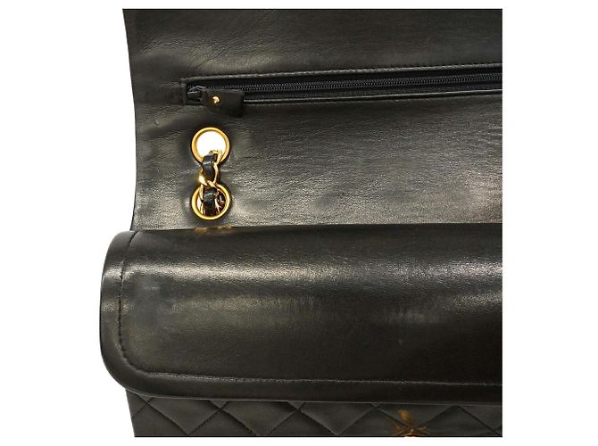 Chanel Matelassé Shoulder Bag Black - view 10