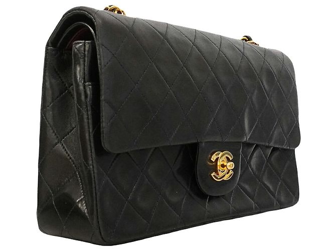 Chanel Matelassé Shoulder Bag Black - view 2