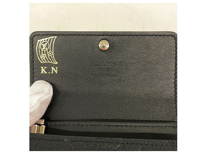 Louis Vuitton Black Keycase - view 4