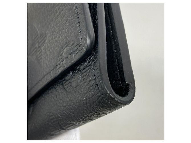 Louis Vuitton Black Keycase - view 5