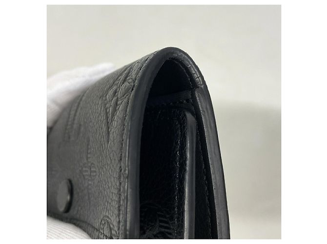 Louis Vuitton Black Keycase - view 6