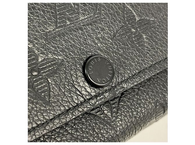 Louis Vuitton Black Keycase - view 7