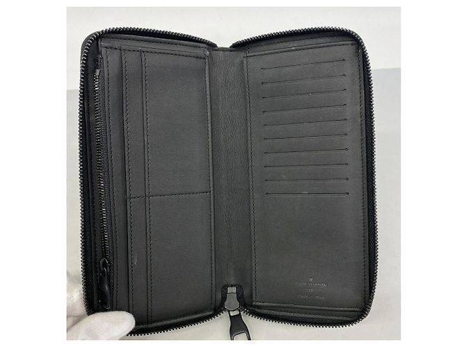 Louis Vuitton Long Wallet in Noir Black - view 3