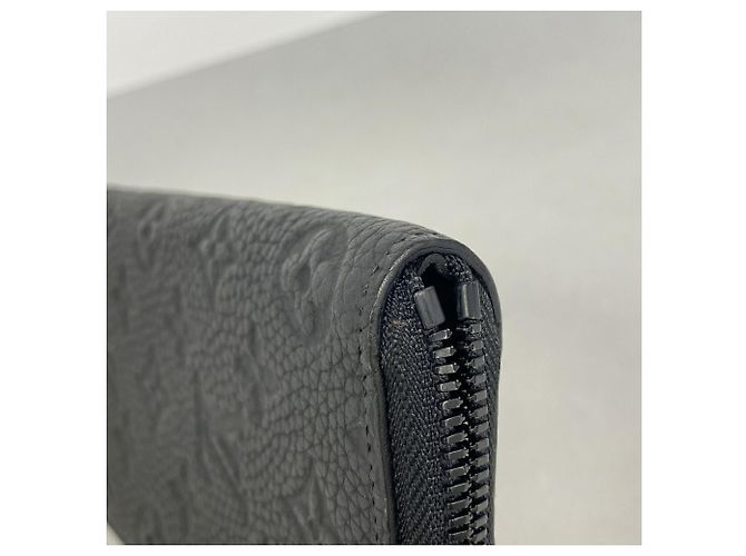 Louis Vuitton Long Wallet in Noir Black - view 5