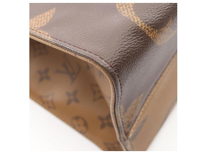 Borsa Tote Louis Vuitton OnTheGo GM Monogram Giant Reverse Marrone Beige - vista 7