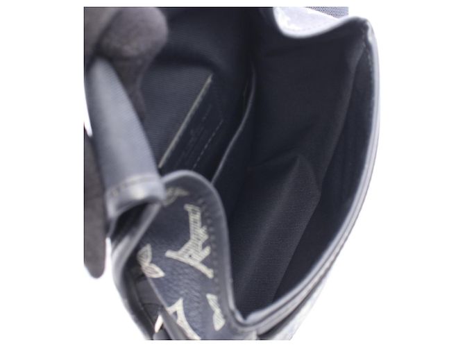 Borsa a tracolla Louis Vuitton Messenger BB Blu navy - vista 3