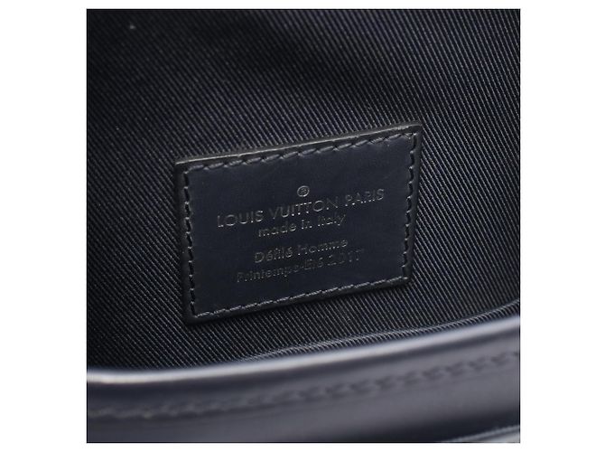 Borsa a tracolla Louis Vuitton Messenger BB Blu navy - vista 4