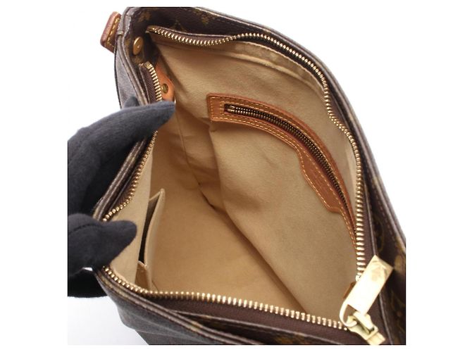 Borsa a tracolla Louis Vuitton Looping GM Monogram Marrone - vista 3
