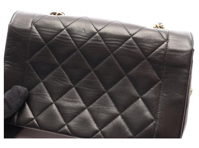 Borsa a tracolla Chanel Matelassé Diana Flap Nero - vista 7