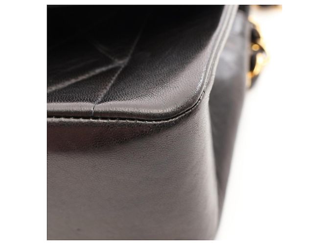 Borsa a tracolla Chanel Matelassé Diana Flap Nero - vista 9