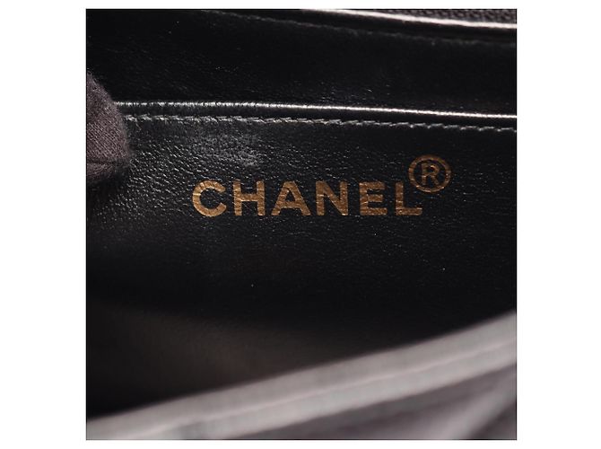 Borsa a tracolla Chanel Matelassé Diana Flap Nero - vista 4