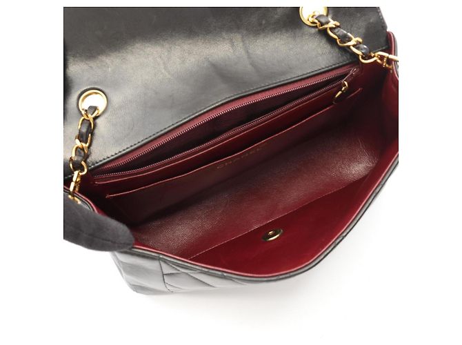 Borsa a tracolla Chanel Matelassé Diana Flap Nero - vista 3