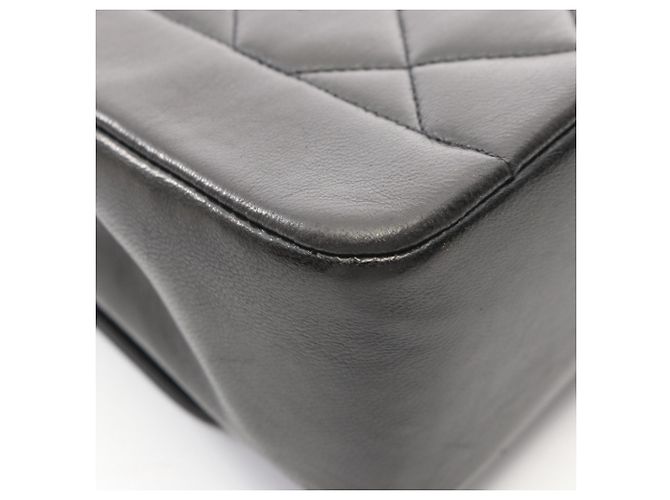 Borsa a tracolla Chanel Matelassé Diana Flap Nero - vista 9
