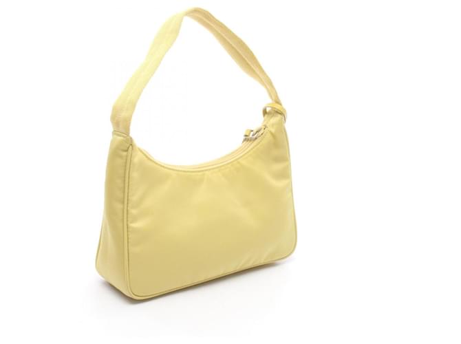 Borsa Prada Re-Edition 2000 Mini Bag Giallo - vista 2