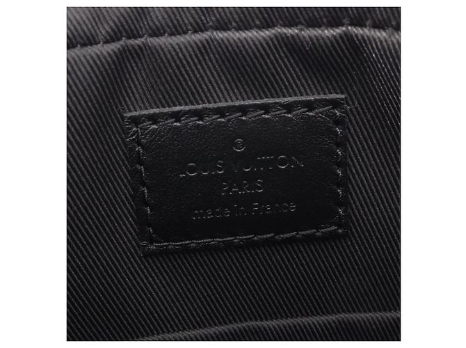 Borsa a tracolla Louis Vuitton Trio Messenger Monogram Eclipse Marrone Nero - vista 4