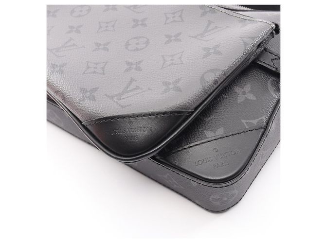 Borsa a tracolla Louis Vuitton Trio Messenger Monogram Eclipse Marrone Nero - vista 5