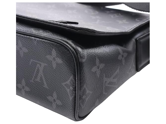 Louis Vuitton Black Monogram Eclipse District PM Negro - vista 7