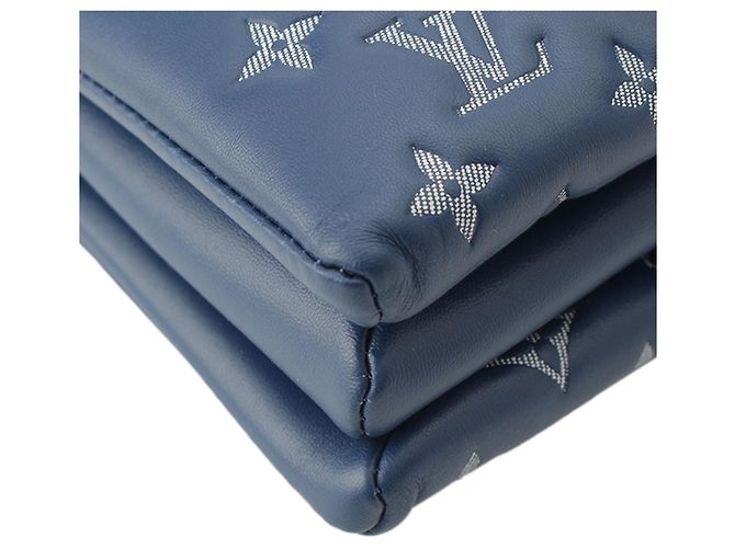 Louis Vuitton Blue Monogram Embossed Denim Lambskin Coussin PM - vista 10