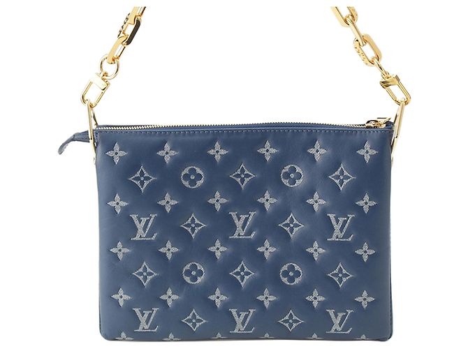 Louis Vuitton Blue Monogram Embossed Denim Lambskin Coussin PM - vista 3