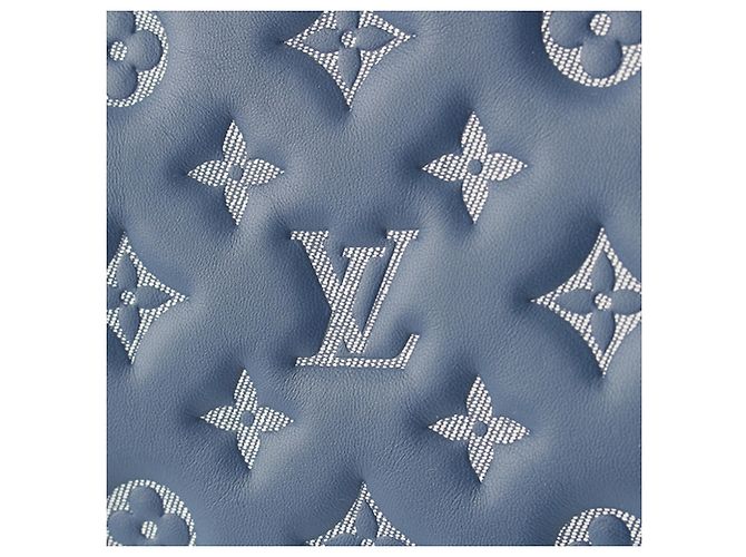 Louis Vuitton Blue Monogram Embossed Denim Lambskin Coussin PM - vista 9