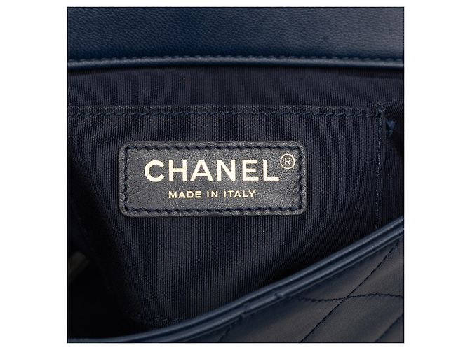 Chanel Blue Mini Quilted Lambskin In The Loop Flap Blu navy - vista 5
