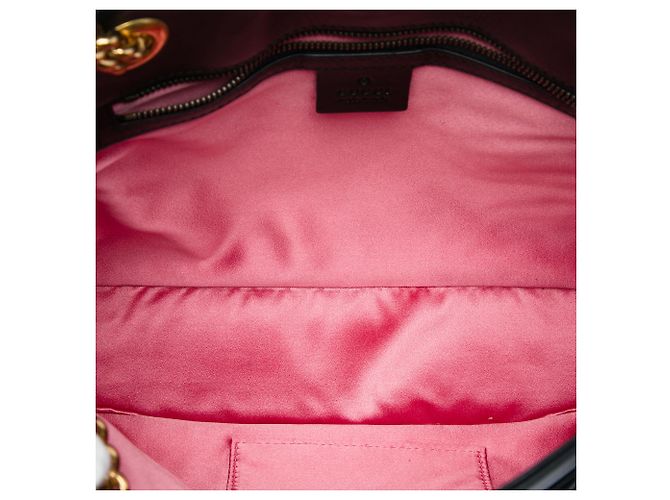 Bolso de hombro Gucci GG Marmont de piel acolchada negro Medium con cadena - vista 4