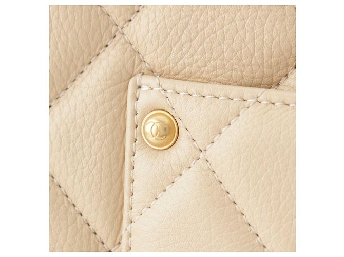 Chanel Beige XXL Quilted Lambskin Single Flap - vista 12