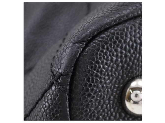 Borsa Shopping Daily Chanel Medium Quilted Caviar Nera Nero - vista 16
