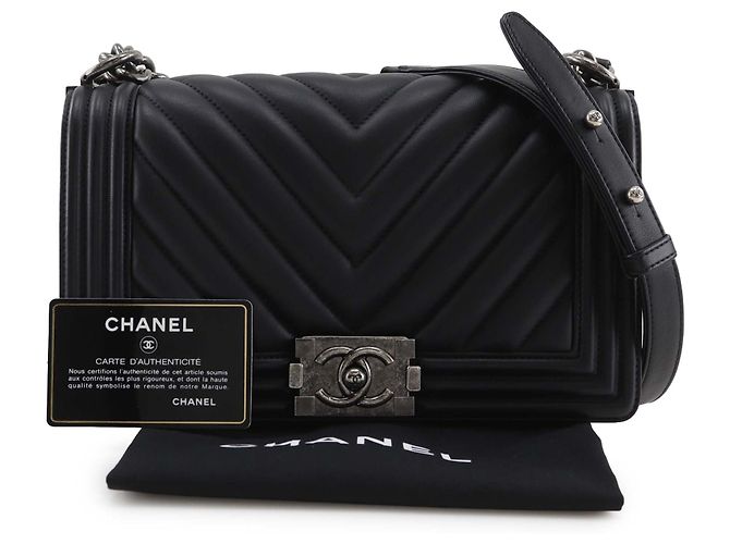 Chanel Black Old Medium Chevron Calfskin Boy Flap Nero - vista 14