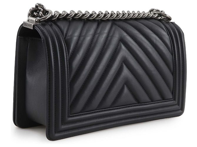 Chanel Black Old Medium Chevron Calfskin Boy Flap Nero - vista 3