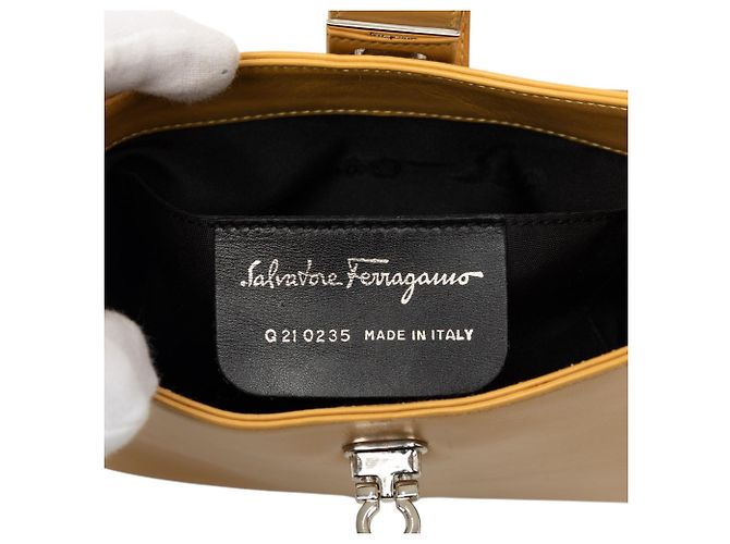 Salvatore Ferragamo Borsa Ferragamo Gancini in pelle gialla Giallo - vista 5