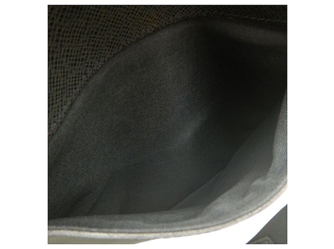 Louis Vuitton Gray Bicolor Taiga and Canvas Beluga Marrone Verde scuro - vista 10