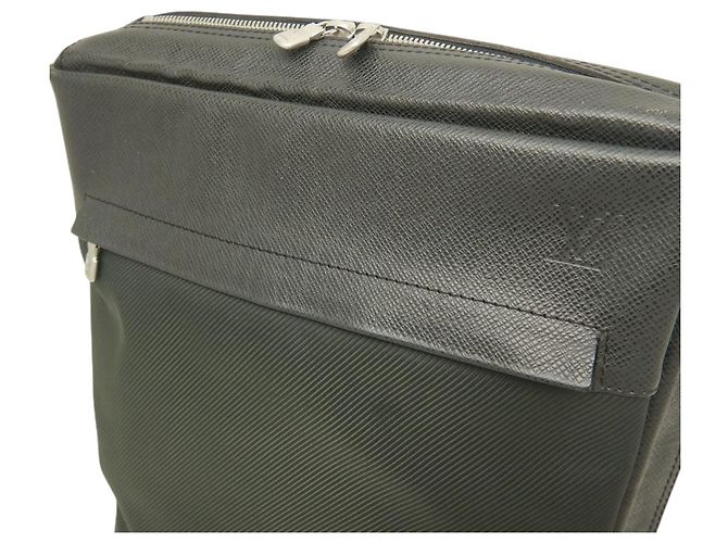 Louis Vuitton Gray Bicolor Taiga and Canvas Beluga Marrone Verde scuro - vista 14