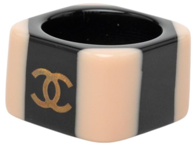 Chanel Beige CC Ring aus Resin - Ansicht 2