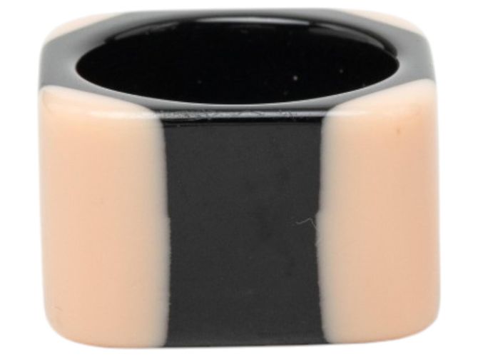 Chanel Beige CC Ring aus Resin - Ansicht 3