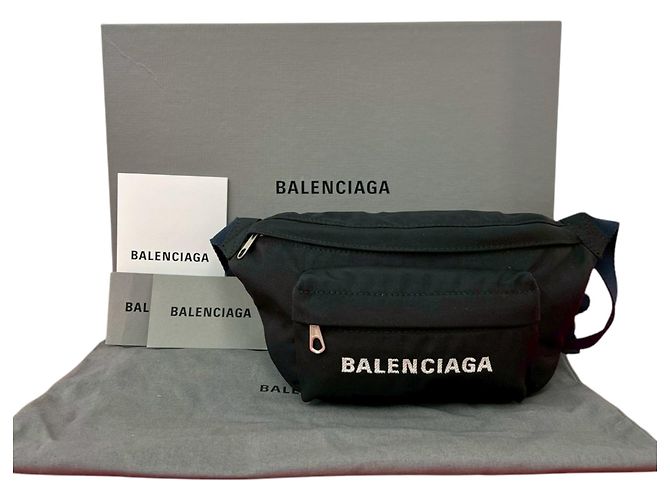 Borsa a cintura Balenciaga in nylon nero con logo Wheel - vista 10