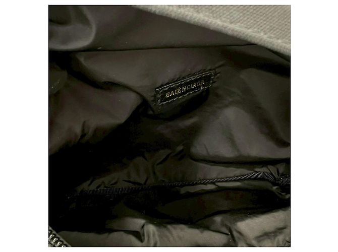 Borsa a cintura Balenciaga in nylon nero con logo Wheel - vista 5