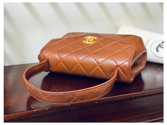 Mini borsa in pelle matelassé Chanel Rare Marrone - vista 9