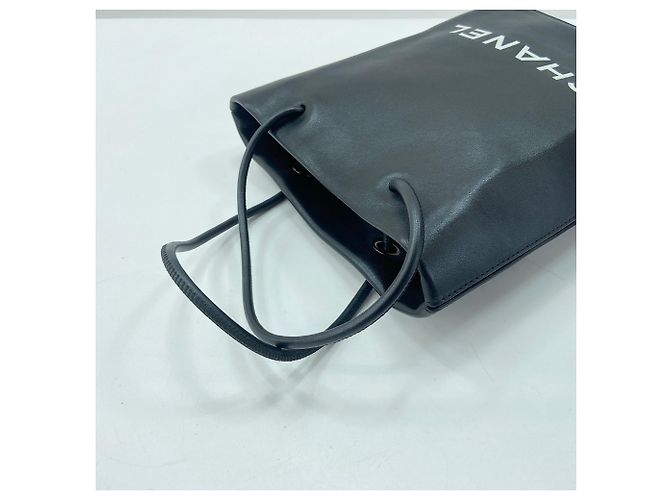 Borsa Tote Chanel Essential in nero - vista 10