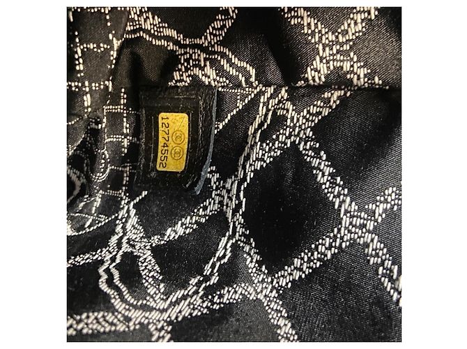 Borsa Tote Chanel Essential in nero - vista 13