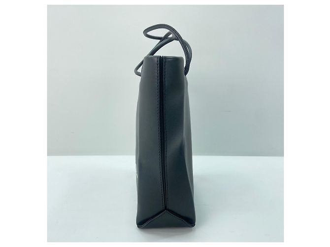 Borsa Tote Chanel Essential in nero - vista 5