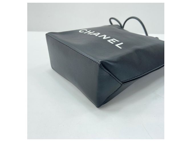 Borsa Tote Chanel Essential in nero - vista 9