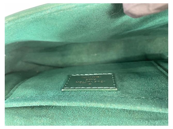 Borsa a tracolla Louis Vuitton New Wave PM, Green Verde - vista 15