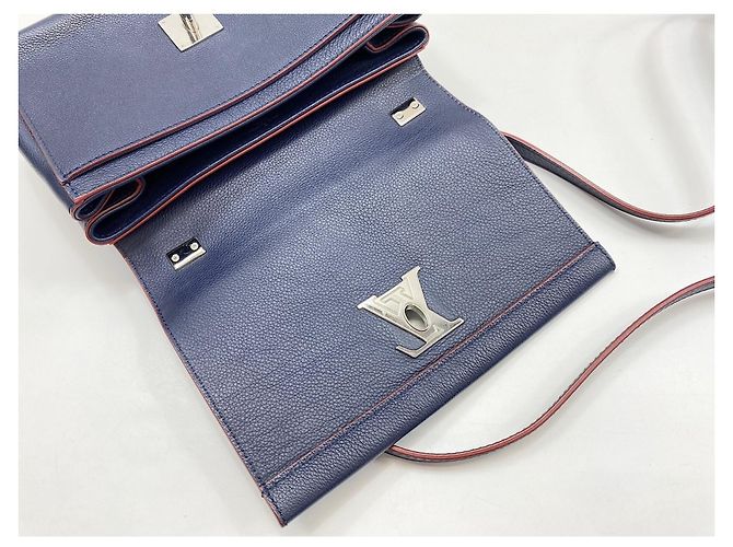Borsa a tracolla Louis Vuitton Lockme II Blu navy - vista 12