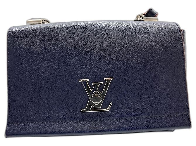 Borsa a tracolla Louis Vuitton Lockme II Blu navy - vista 2